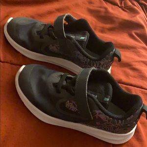 Girls Nike shoes- Size 10